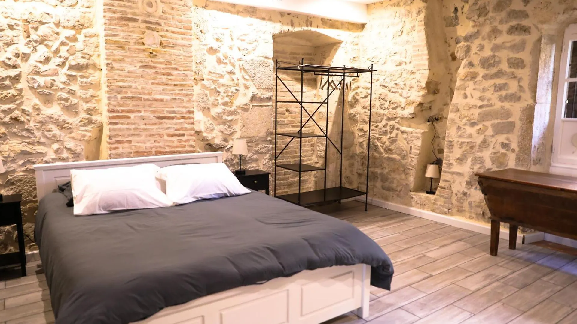 Appartement Prive Avec Piscine Vue Exceptionnelle Sur L'Eau Groslee Holiday home